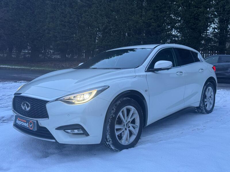 INFINITI Q30